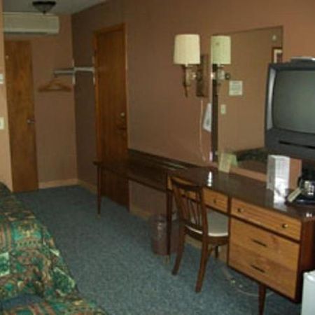 Black Bear Motel Cameron Room photo